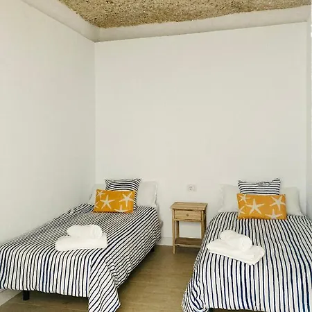 Casa Dora: Tradicional Y Al Borde Del Mar. *