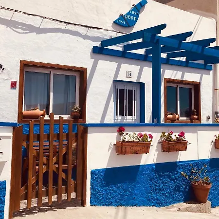 Casa Dora: Tradicional Y Al Borde Del Mar. Semesterbostad Poris de Abona
