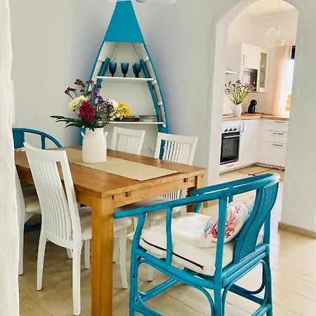 Casa Dora: Tradicional Y Al Borde Del Mar. Semesterbostad