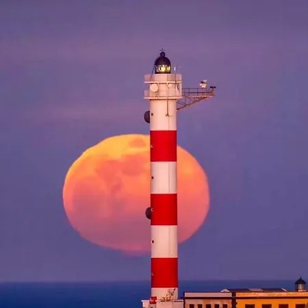 Semesterbostad Casa Dora: Tradicional Y Al Borde Del Mar. *
