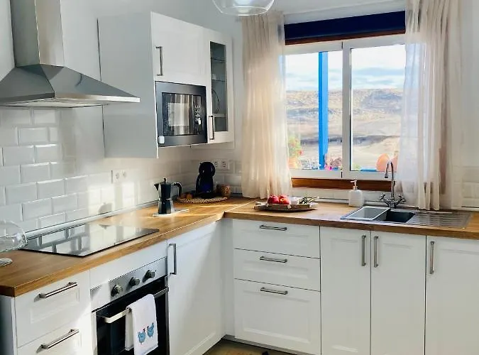 Casa Dora: Tradicional Y Al Borde Del Mar. بيت للعطل